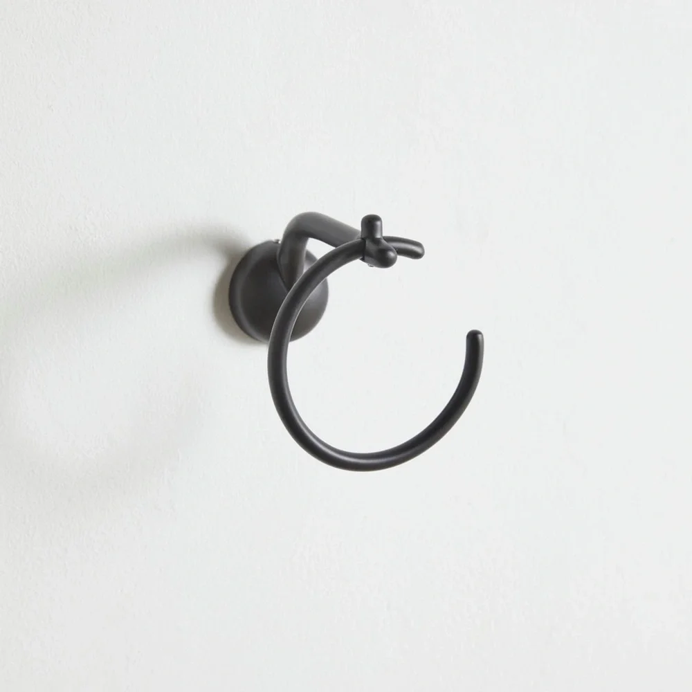 Lyra Hand Towel Ring